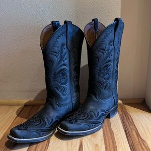 Women’s cowgirl boots